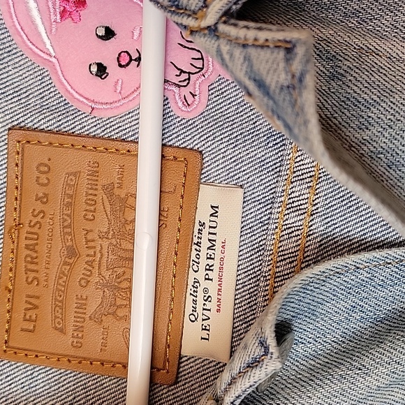 Levi's Light Blue Denim Jacket with Patches Final Price - Picture 3 of 4